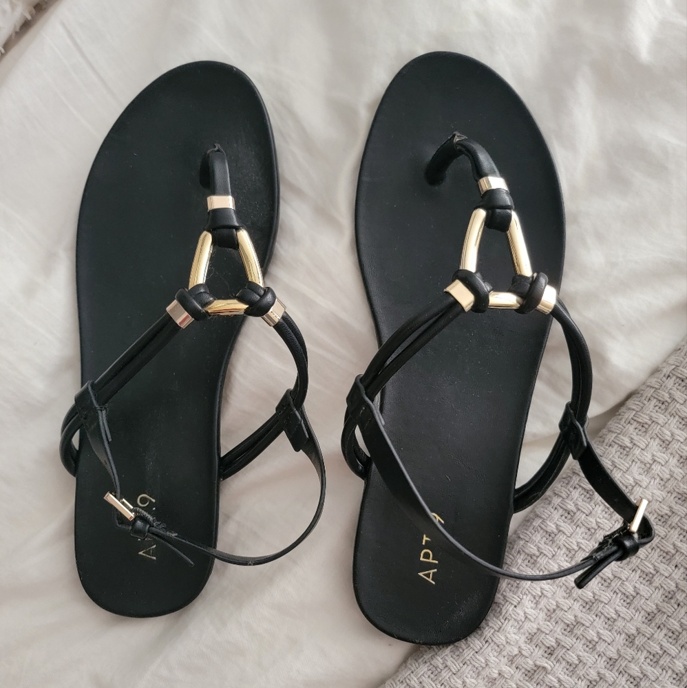 Sz 8 black ankle strap with gold hardware thong sandals.